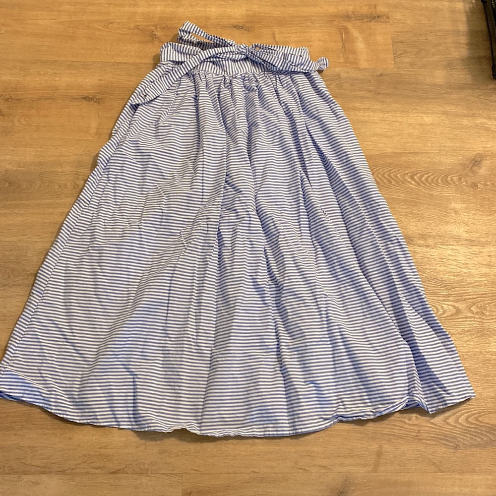Vineyard vines skirt